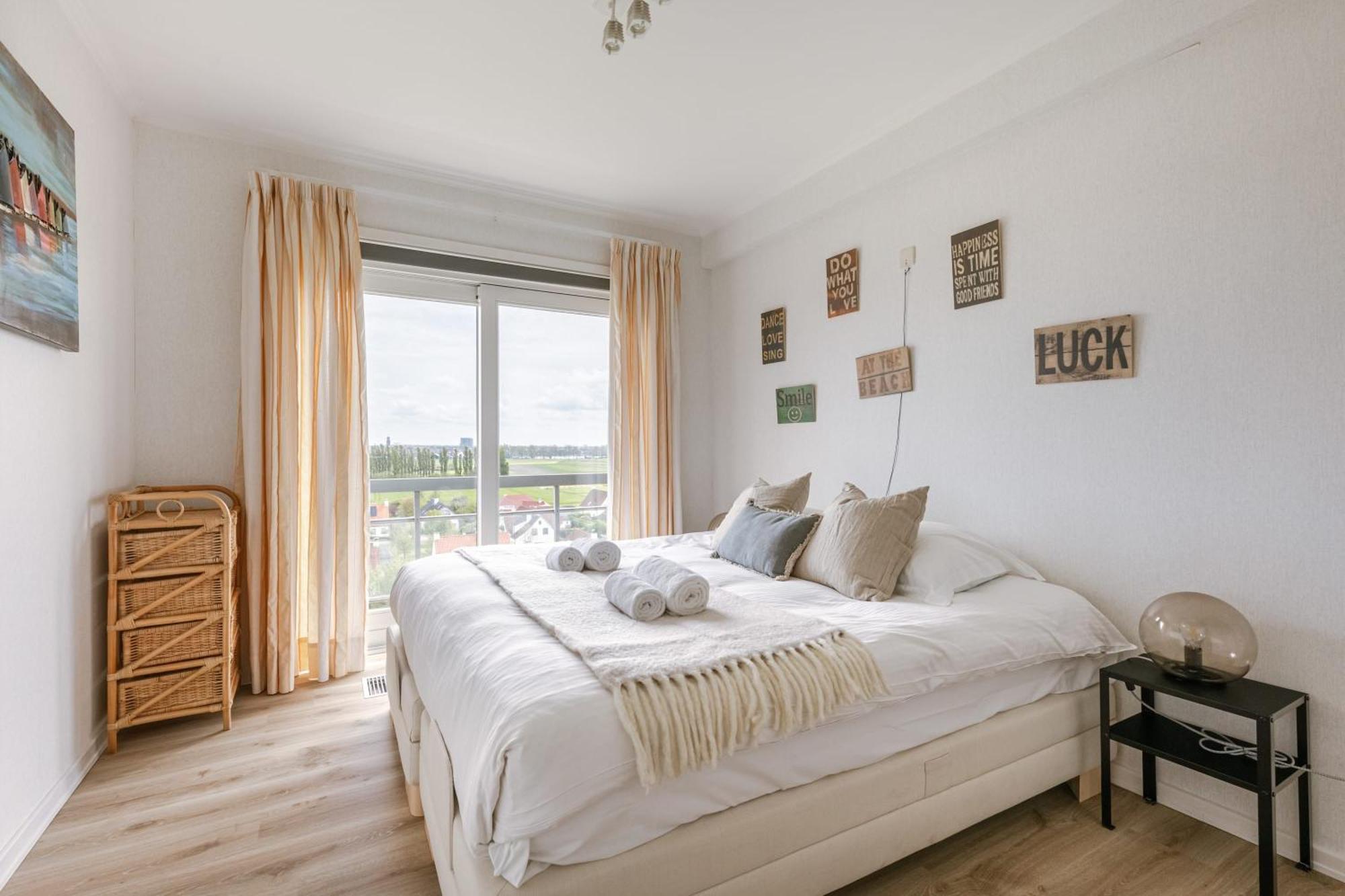 Apartment Huswell - With View & Common Indoor Pool *