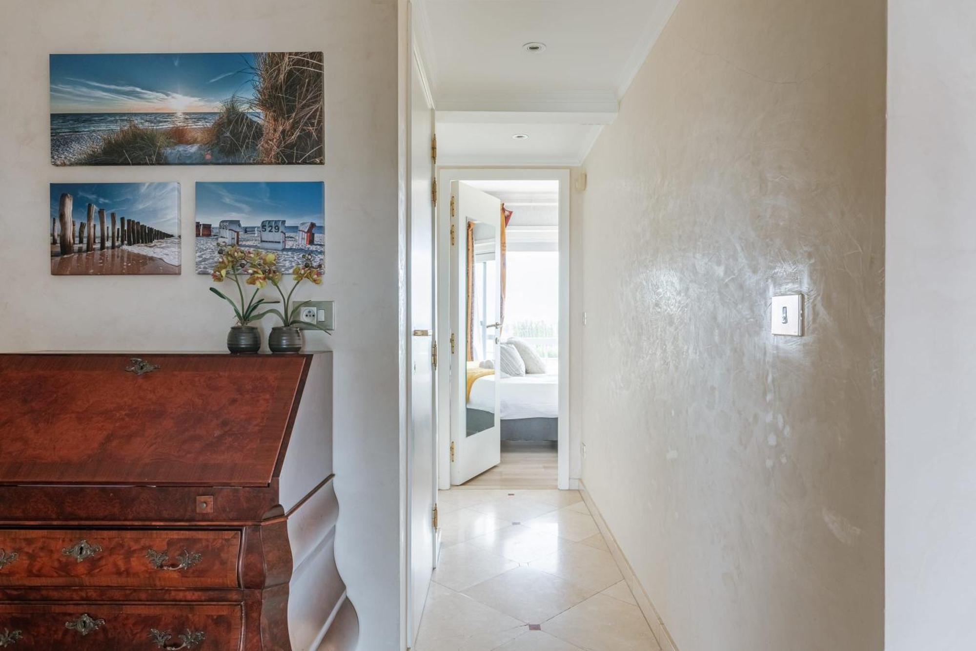 Huswell - With View & Common Indoor Pool Apartment
